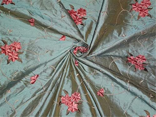 Tissu Dupioni en soie irisée pour concevoir une robe de soirée inoubliable