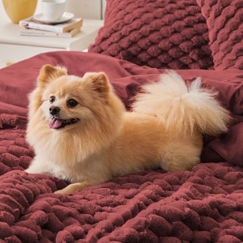 Image of BEDELITE Fluffy King Size Comforter Set - Burgundy Fleece Soft Comforter for King Size Bed, Luxury Warm Bedding Set for Winter, Fuzzy Bed Set 3 Pieces (1 Comforter, 2 Pillowcases)