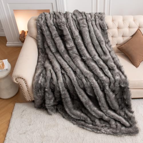 Image of HOMFINE Luxury Faux Fur Blanket 230 x 230 cm Grey