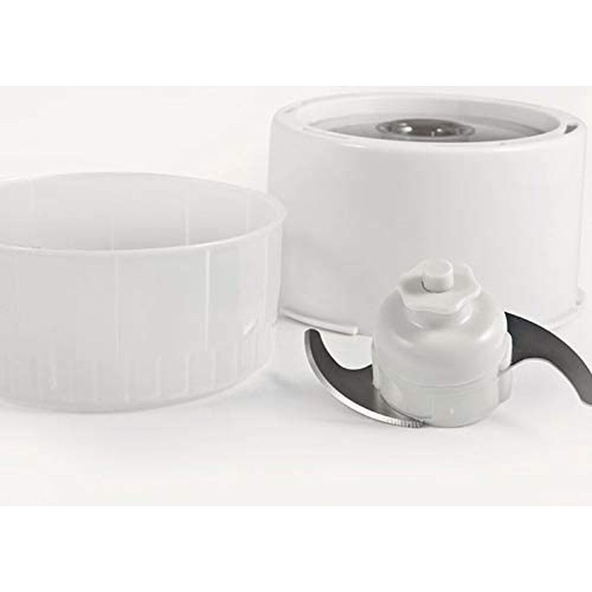 Flama Picadora Electrica Pikatti 1705FL, Blanca, 700W, Capacidad para 200g, Desmontable, Láminas de Alto Rendimiento, Sistema de Seguridad, Funcionamiento por Presión Sobre la Tapa