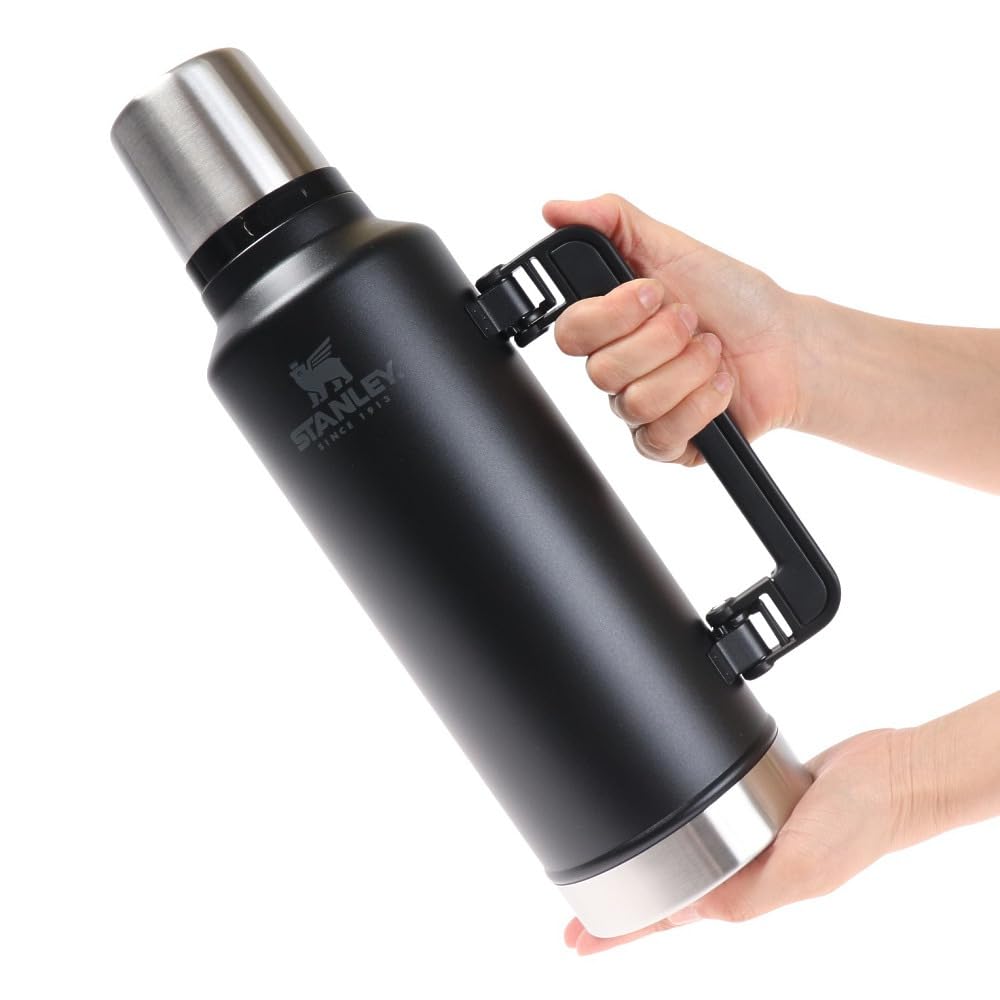 STANLEY 水筒1.9L マットブラック 大容量 STANLEY スタンレー 新ロゴ