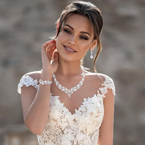 EVER FAITH Statement Halskette Ohrringe und Armband Set für Damen österreichische Kristall Tropfen Cluster Schmuckset Klar Silber-Ton