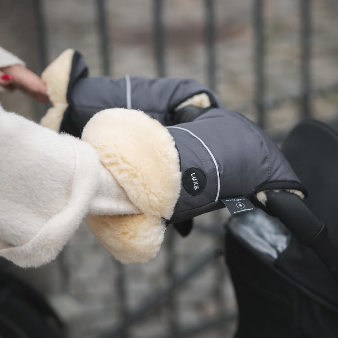 Lammfell Handwärmer von WERNER CHRIST BABY – GLOVY LUXE Handschuhe sind der ideale Kinderwagen-Muff aus medizinischem Fell, warmer universaler und wasserabweisender Handmuff, in Grigio (grau)