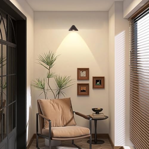 Mini foco metálico triangular y aplique decorativo para pasillo LED 3000K 3