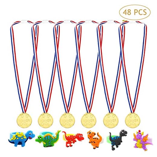 Danolt 48 PCS Set de Fiesta para niños, 24 PCS medallas de plástico para niños con 24 PCS PVC de Dinosaurio de Dibujos para Actividades Deportivas Escolares, Fiestas Infantiles, Juguetes para Juegos