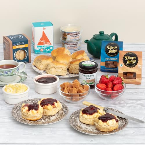 Traditional Devon Afternoon Tea Hamper | Premium Fudge, Biscuits, Tea, Scones, Jam & Clotted Cream | Gourmet Food Hamper for Men & Women | Luxury Gift for Birthdays, Thank You