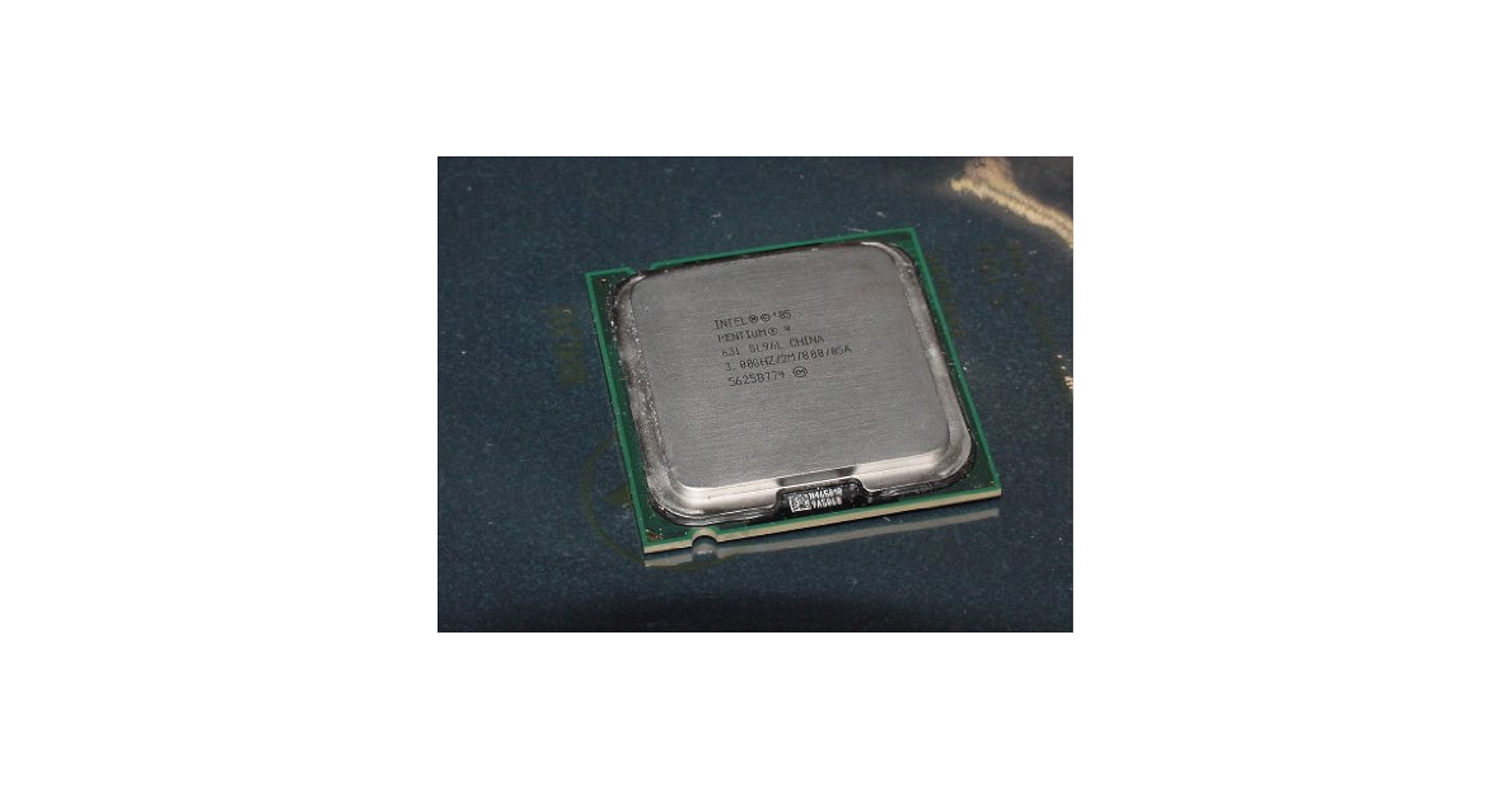 Pentium4 630 HT 3.00GHz/2MB/800/LGA775 SL7Z9 バルク rdzdsi3 Intel Pentium 4 630 SL7Z9 3GHz 2MB 800MHz LGA775 Prescott