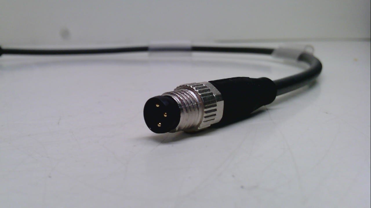 Close-up of the male straight connector