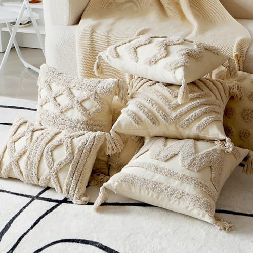 Housse de coussin bohème pour renouveler votre décoration de salon