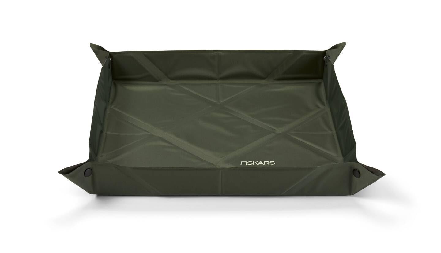 Fiskars Urban Plant Care 1080776 Plant Mat with Carry Handles, Foldable, for Clean Repotting, Lockable Corners, Work Surface 44.5 x 44.5 cm, Water-Repellent Nylon Fabric, Olive Green