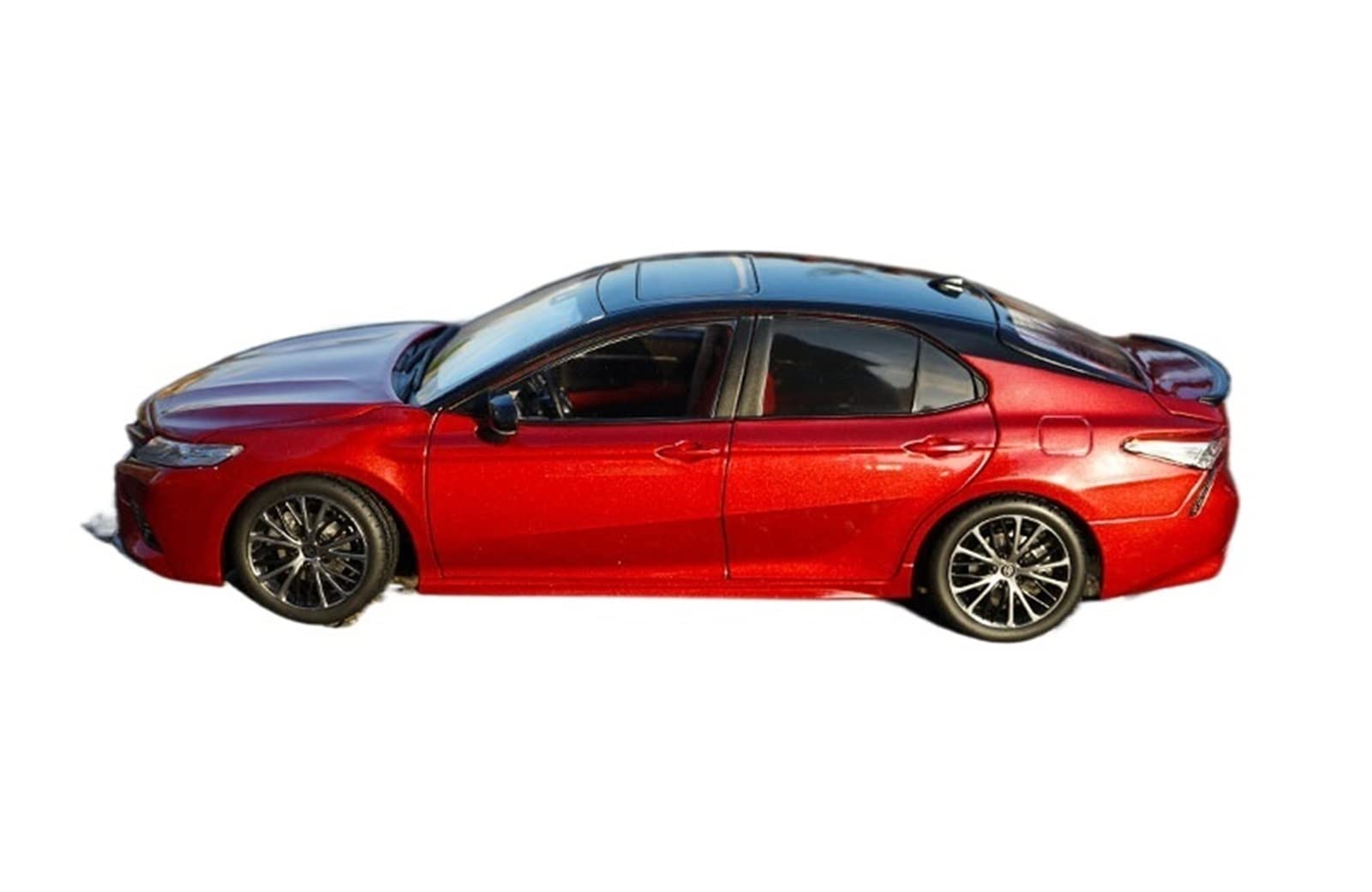 Amazon | 1:18スケールトヨタの新しい第8世代カムリー合金車モデル