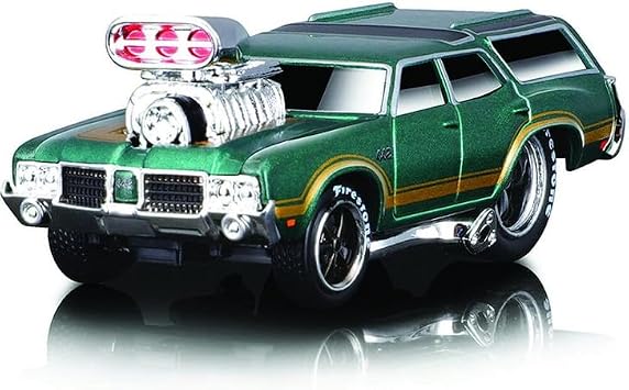 1970 Vista Cruiser 442 Green Metallic with Gold Stripes 1/64 Diecast Model Car by Muscle Machines 15556grn