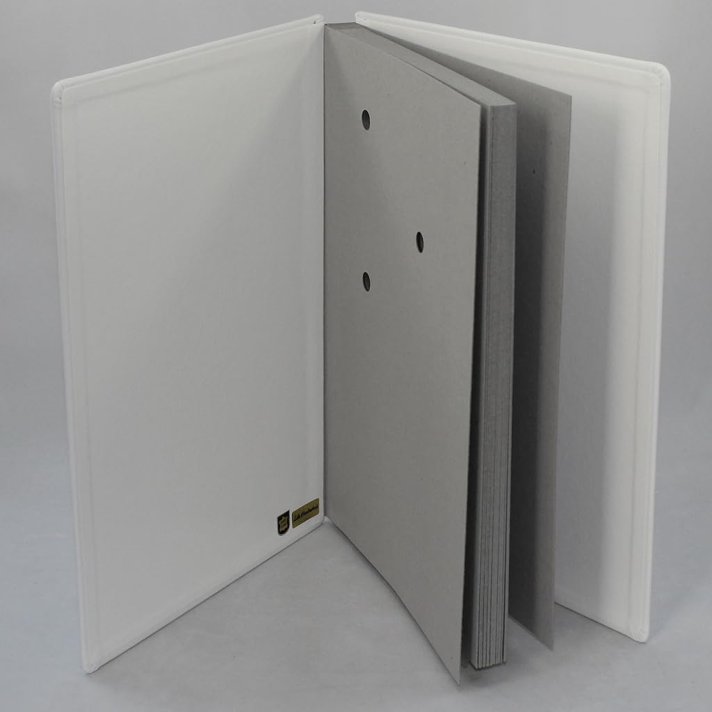 Unterschriftenmappe aus glattem Vollrindleder in Weiß, Softcover, dehnbarer Rücken, 20 Register-Trennblätter aus stabiler grauer Kartonage, Aufnahme von DIN A4, Prägungen auf Anfrage