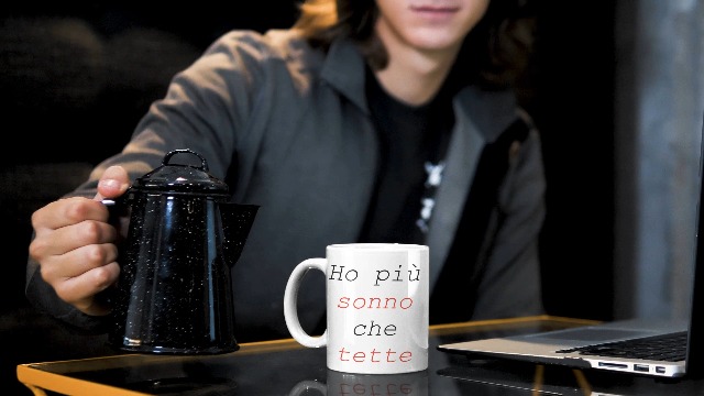 TAZZA MUG IN CERAMICA HO PIÙ SONNO CHE TETTE PIU' FORTY