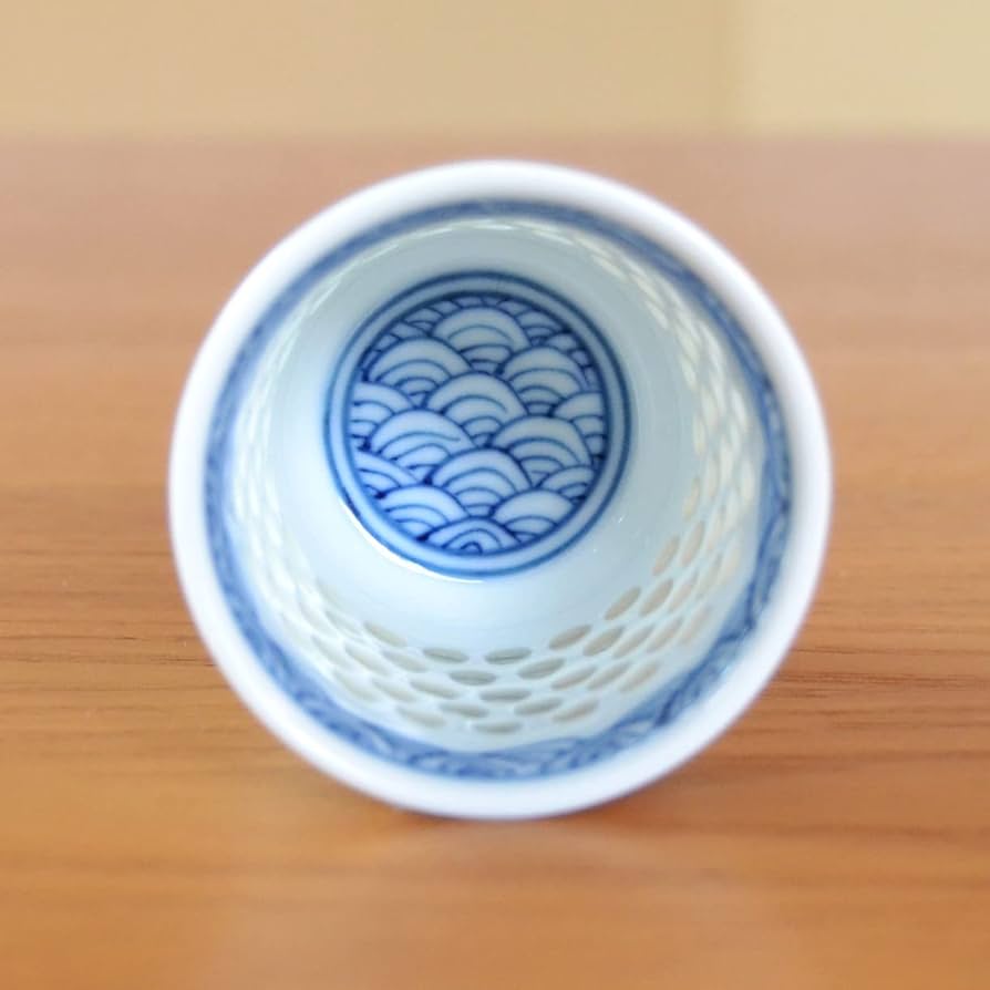 Amazon.co.jp: ぐい呑み おちょこ 有田焼 贈答用にもうれしい木