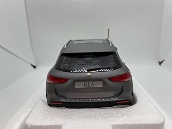 303-012 Z Models 1/18 メルセデスベンツ GLA グレー Z-Models 1/18 メルセデス ベンツ GLA クラス H247 2020年式