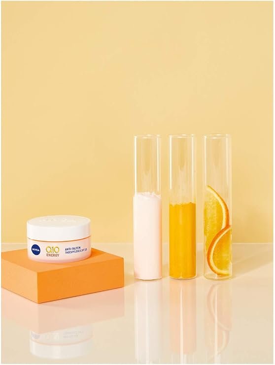 NIVEA Q10 Anti-Wrinkle Energy Vitamin C Day Cream, Moisturising Face Care with Q10, Vitamin C and Guarana Extract, Face Cream with SPF 15 for Tired Skin (50 ml)