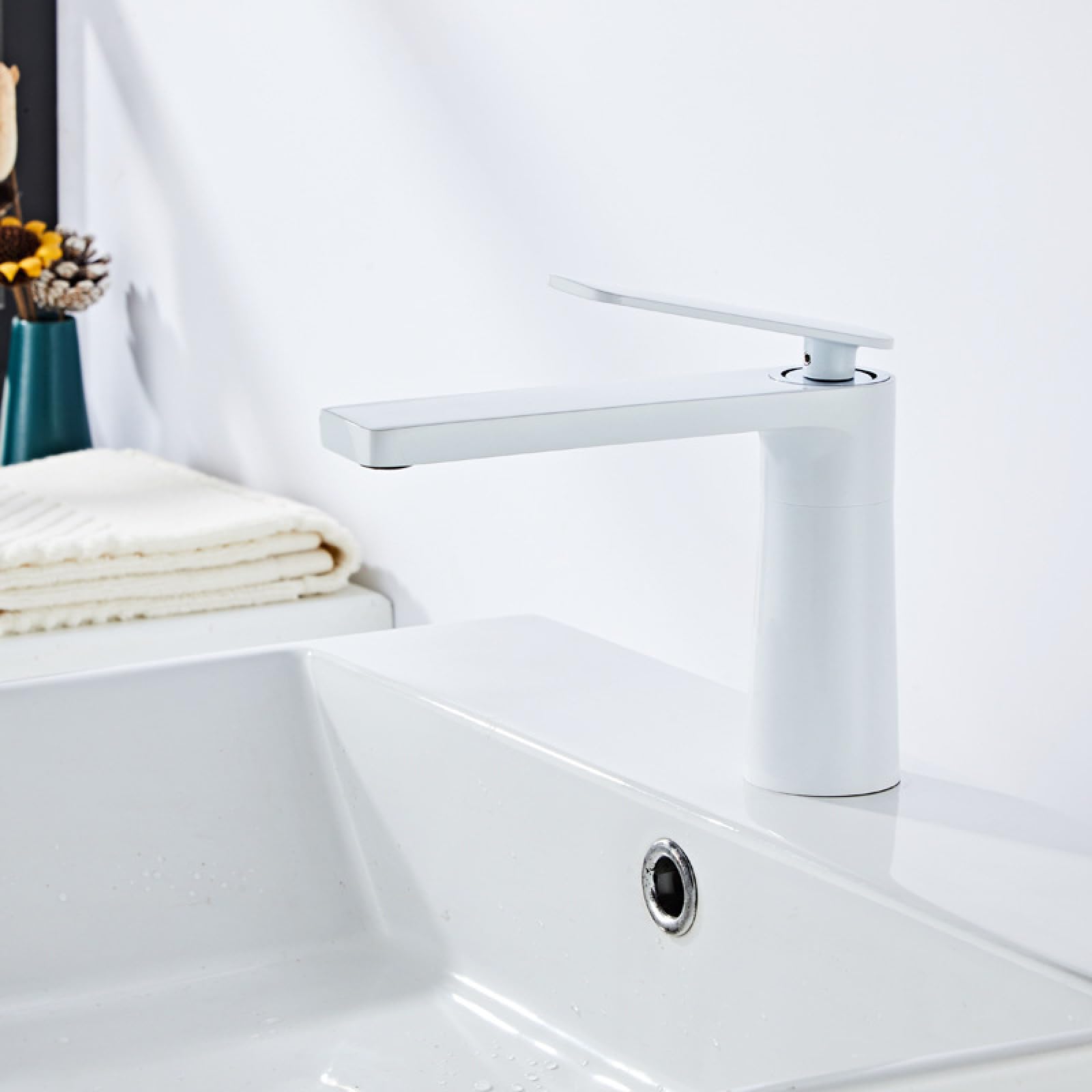 Fanjubei White And Dwarf Bathroom: Hot And Cold Water, Washbasin, Long-Spout Faucet, Low White