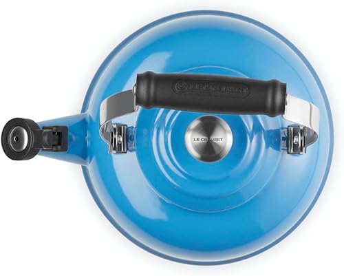 Miniatura 3 de Le Creuset Hervidor de té silbante de esmalte sobre acero con acabados metálicos, 1.7 cuartos, Marseille