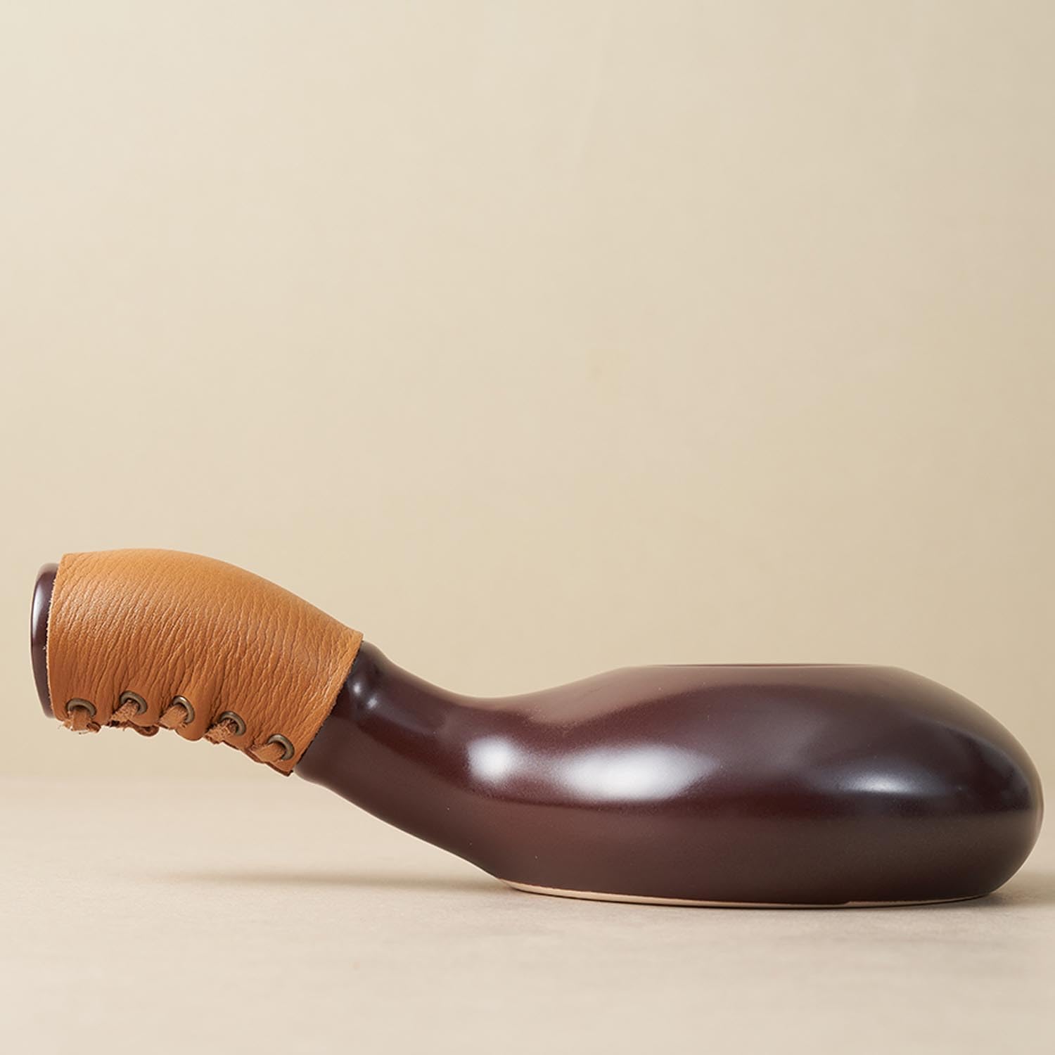 Ceramic Hand Coffee Roaster with Leather Handle – Heat-Resistant, Even Roasting with Waffle Base & Measuring Spoon Included – Perfect for Home Roasting & Precise Coffee Bean Roasting Control