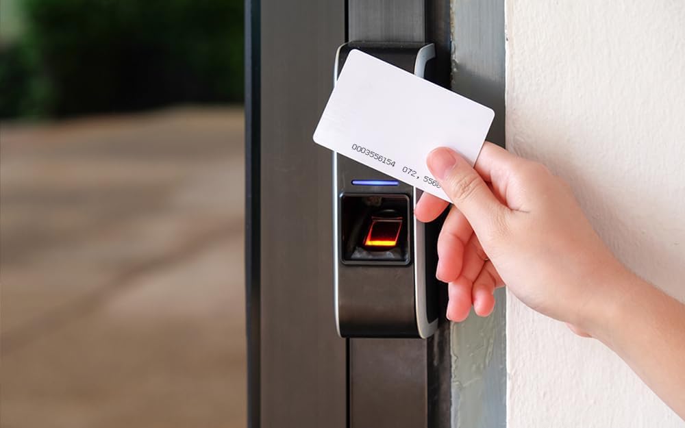 100 Stück kontaktlose 125 kHz RFID Proximity Karten Smart ID Karte 0,8 mm dick für Zugangskontrollsystem & Zeitangskontrolle & Türeinstieg TK4100 EM4100 Lesezeichen