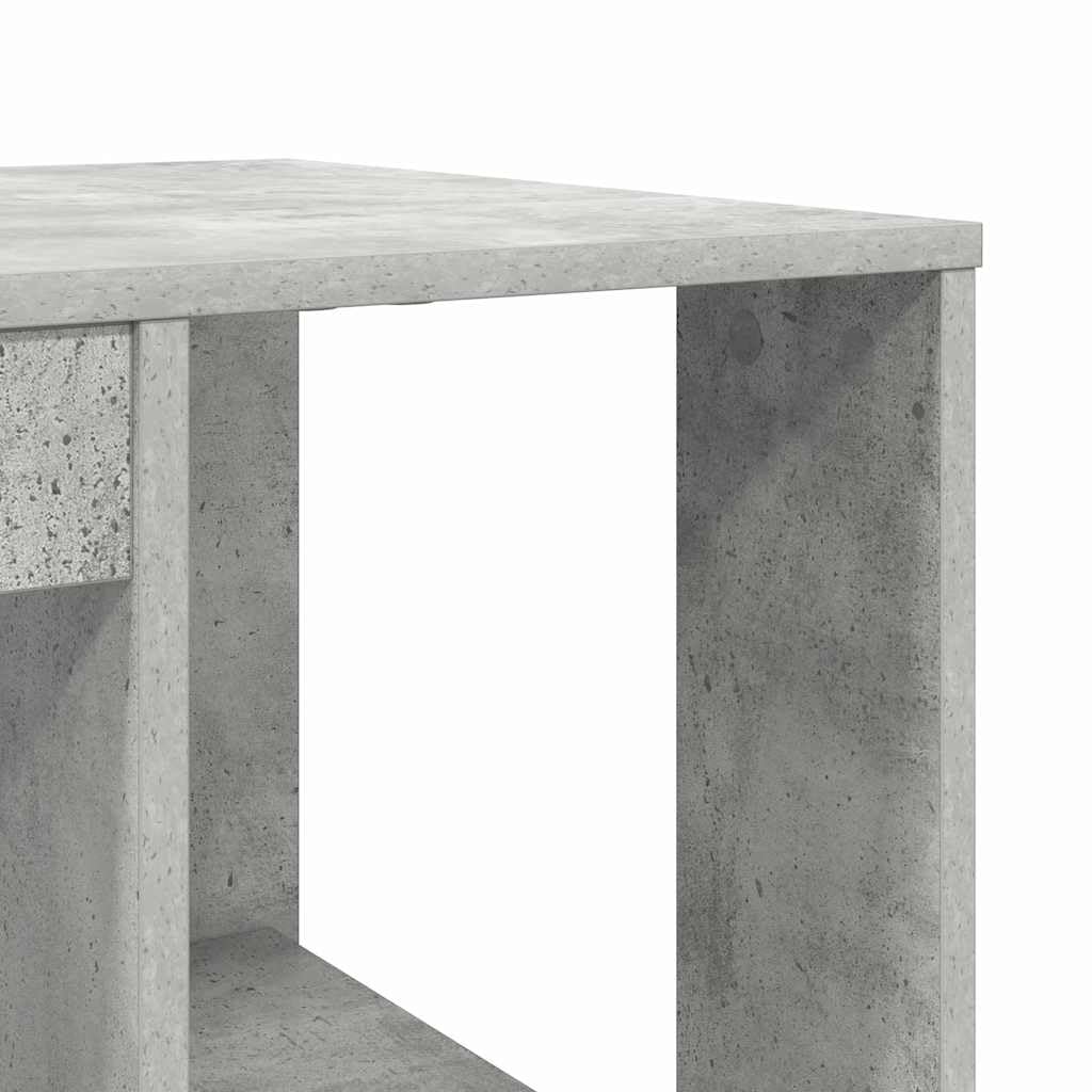 Scrivania Porta PC con Ripiani Grigio Cemento 130x50,5x75 cm | Tavolo da studio moderno con scaffali aperti per studio, ufficio o cameretta. Superficie robusta e facile da pulire.