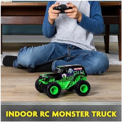 Monster Jam , Official Grave Digger Remote Control Monster Truck Toy, 1:24 Scale, 2.4 GHz, for Ages 4 and Up - 4