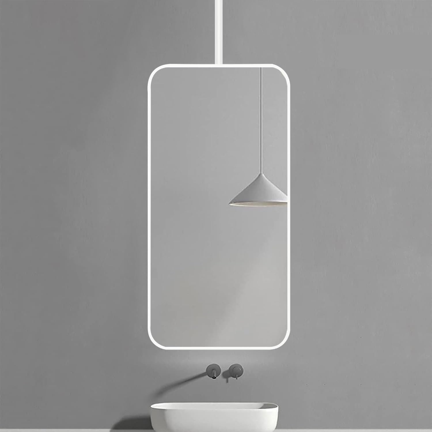 Grand miroir mural moderne pour illuminer un salon sombre et habiller une coiffeuse