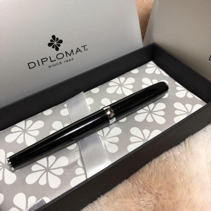 廃番新品 ディプロマット 万年筆 エクセレンスエー ブラックラッカー