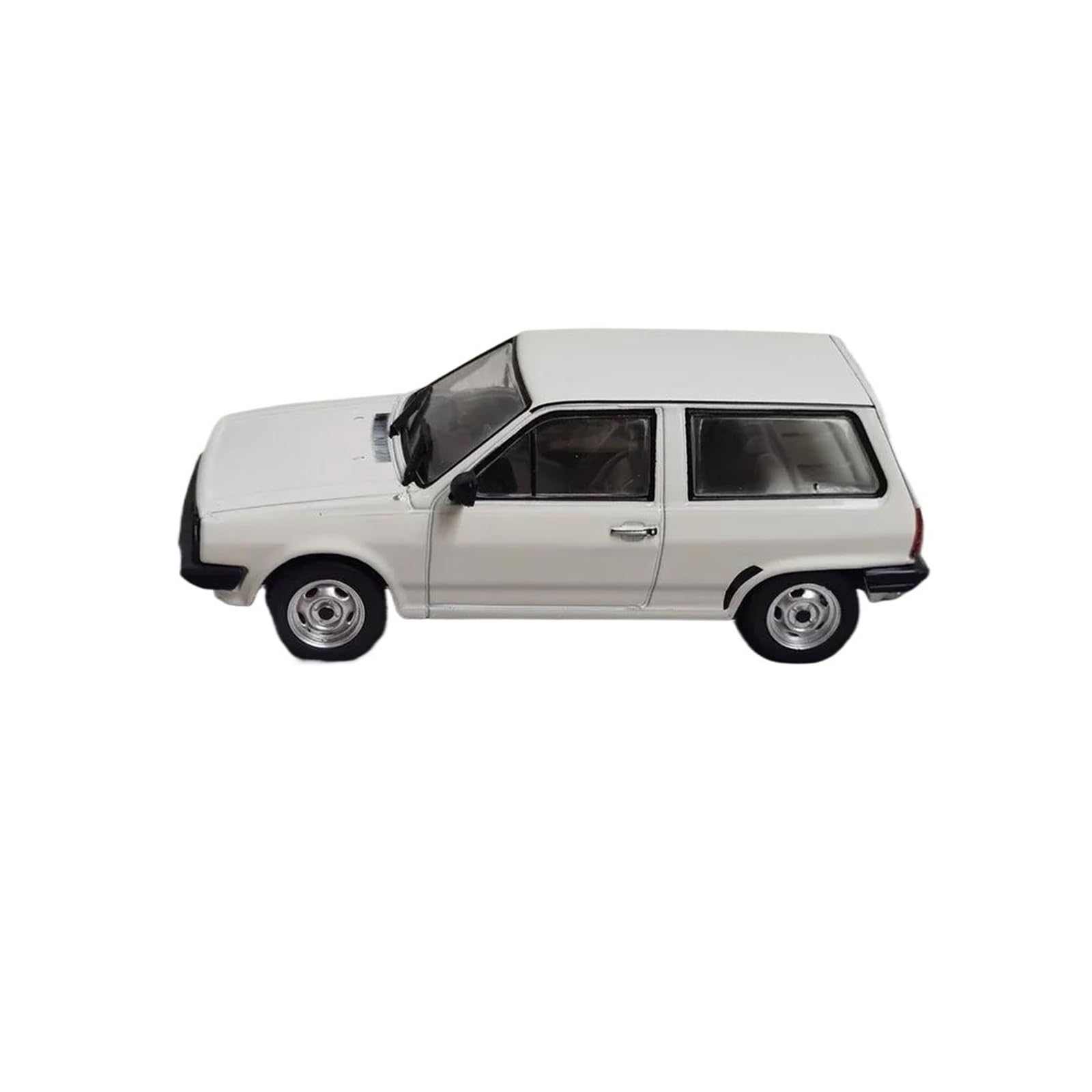 Metallo Scala Replica Collezione di decorazioni per la casa modello auto d'epoca in lega pressofusa Vw Polo Steilheck del 1982 in scala 1 43 Hobby Veicoli Giochi Set
