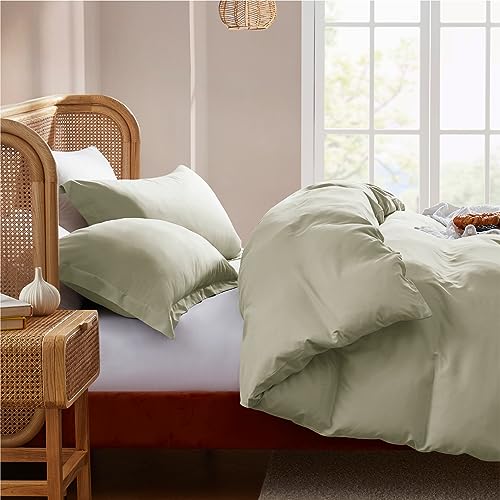 Nestl Queen Duvet Cover Set with Comforter Insert - Light Sage 4 Piece 90x90 Duvet Cover & 2 Pillow Shams with White Quilted Down Alternative Comforter, Ultra Soft, All Season