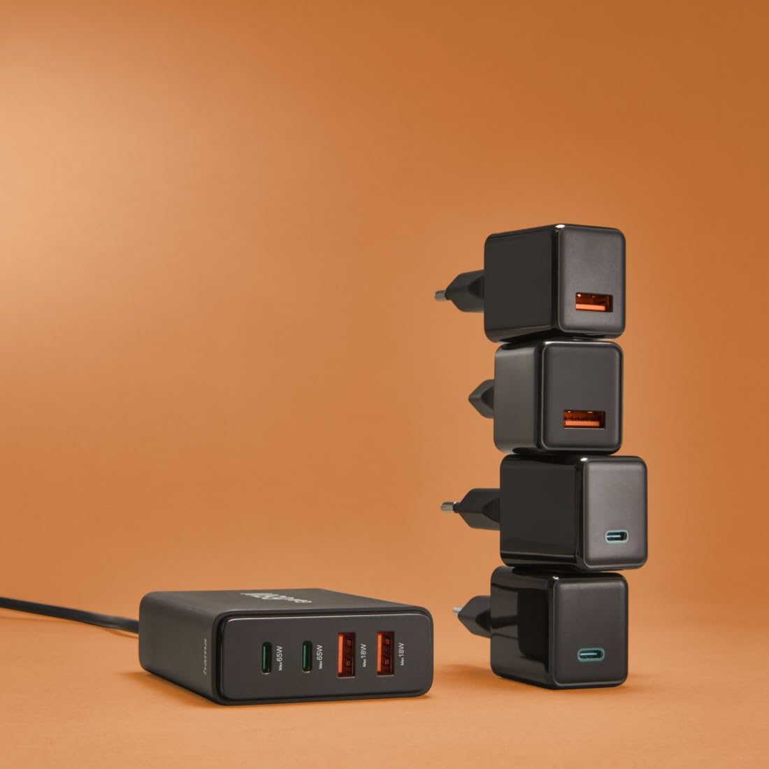 Hama stacja ładująca ładowarka GaN 65W (2x USB-C, 2x USB-A, PD 3.0, QC 3.0, ładowanie 4 urządzeń jednocześnie, inteligentna ochrona, kompaktowa, uniwersalna, do laptopa, smartfona, smartwatcha)