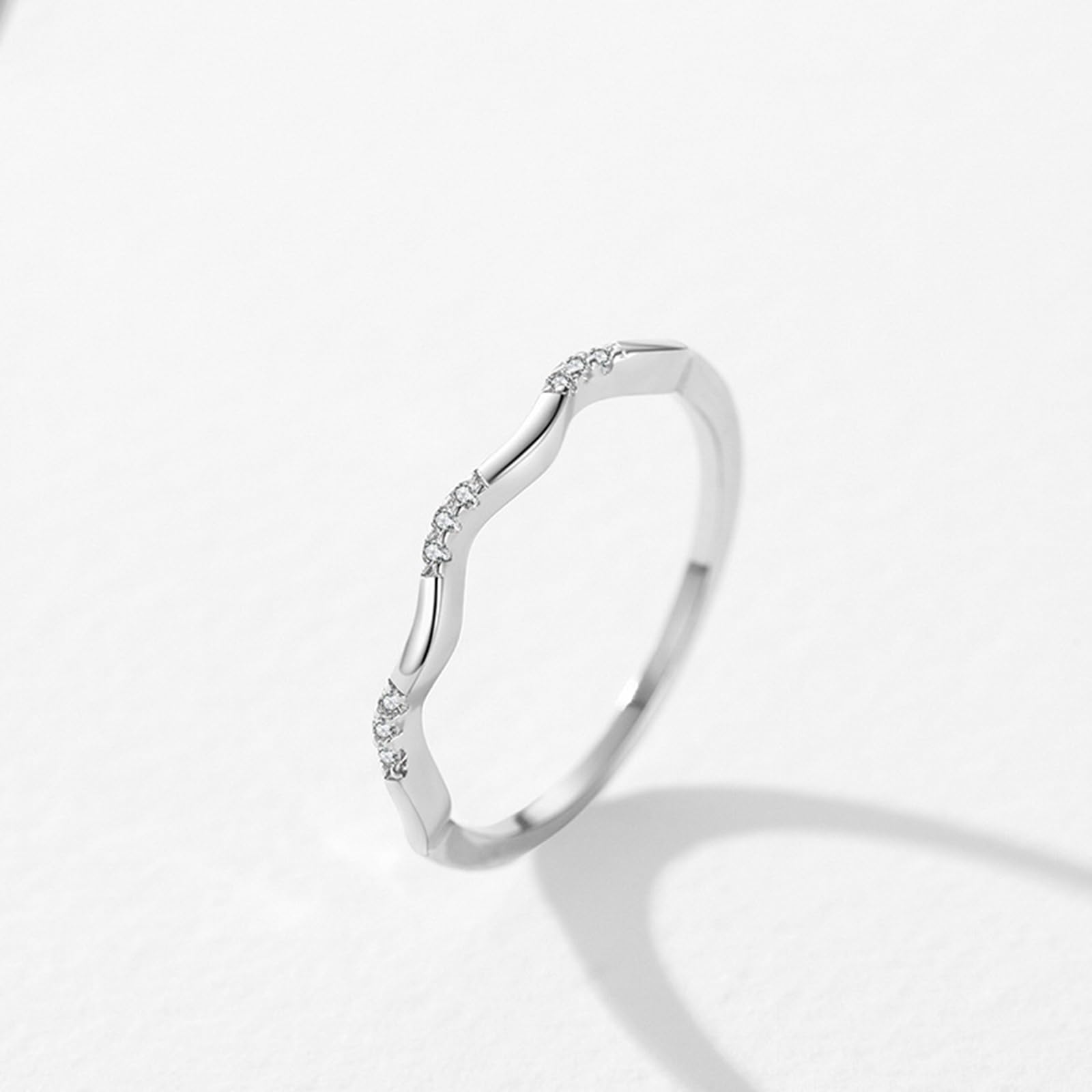 Bague Femme Or 9/14/18 carats, Anneau Empilable Ondulée Orné de Diamant, Bague Fine Or Blanc Personnalisée