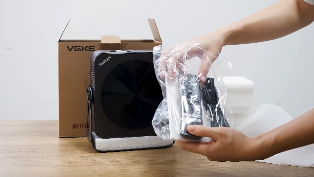 Netflix/Android TV] Vidéoprojecteur 4K Auto Focus/Keystone, 26000