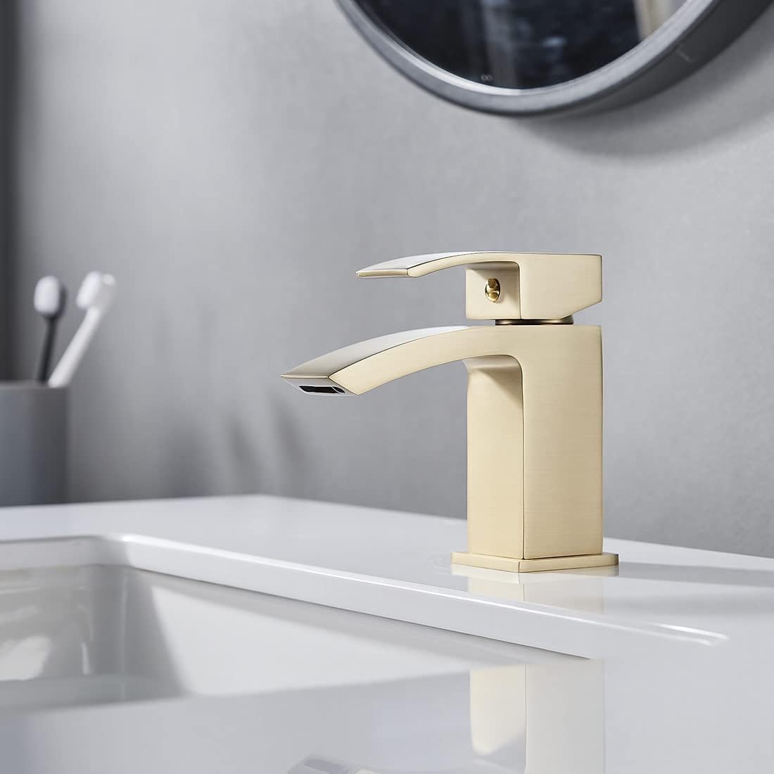 Robinets de lavabo en or brossé avec vidage de salle de bain cascade robinets mitigeur