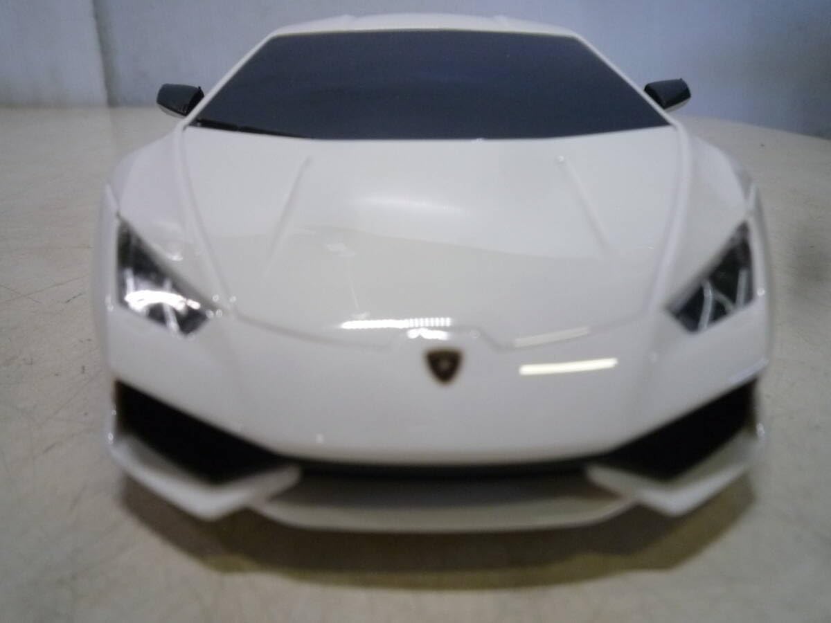 ランボルギーニ ラジコン ウラカン ホワイト ランボルギーニ ウラカン ラジコン ホワイト - メルカリ