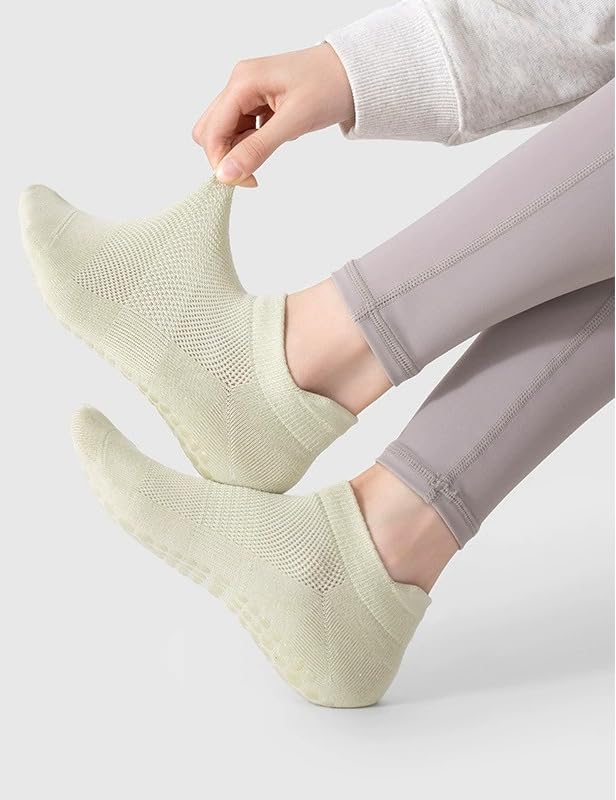 Women's Non-Slip Yoga Socks with Silicone Grips Cotton Ankle Sock for Pilates Barre Hospital Home Workouts‌3