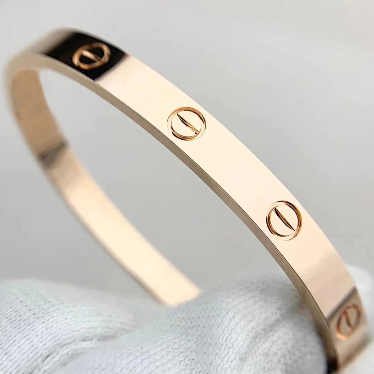 Stylish Love Bracelet - Plated