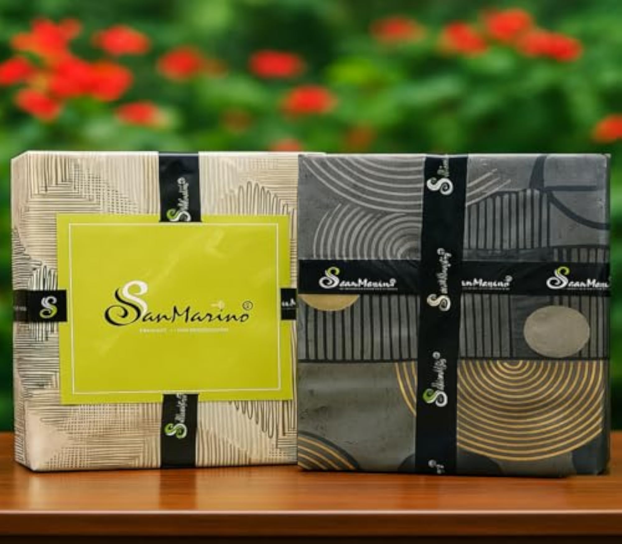 Premium Gift Pack King Size Bedsheet with Pillow Covers, 300 TC