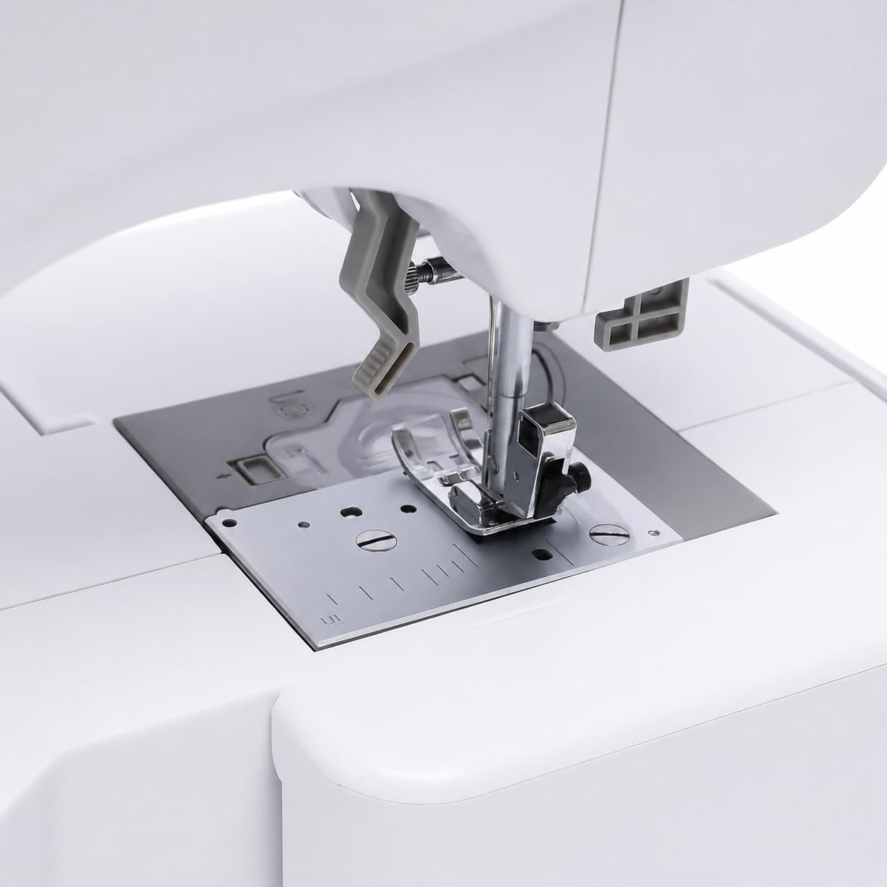 Macchina da cucire e ricamo computerizzata con touch screen da 7 pollici, capacità multi-punto, perfetta per artigianato e personalizzazione