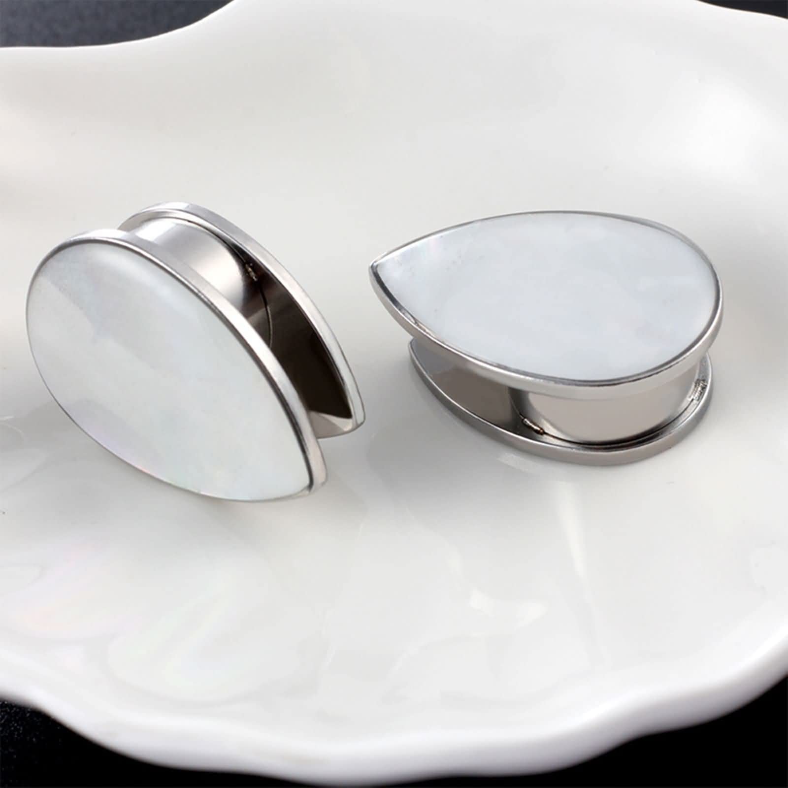 Daesar Ohr Tunnel Piercing Edelstahl, Plugs 6-25MM Silber Tropfen mit Weiß Muschel Tunnel Ohrringe Ohr Expander Set