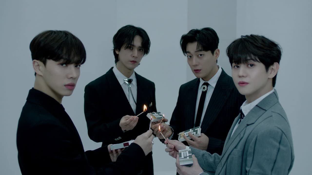 HIGHLIGHT DAYDREAM 1st Album IN THE DREAM Version Contents+Poster+Tracking Sealed