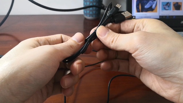 Adaptateur VGA Vers HDMI Cuxnoo - Connexion PC VGA Vers Écran HDMI 1080p - Avec Câble Audio