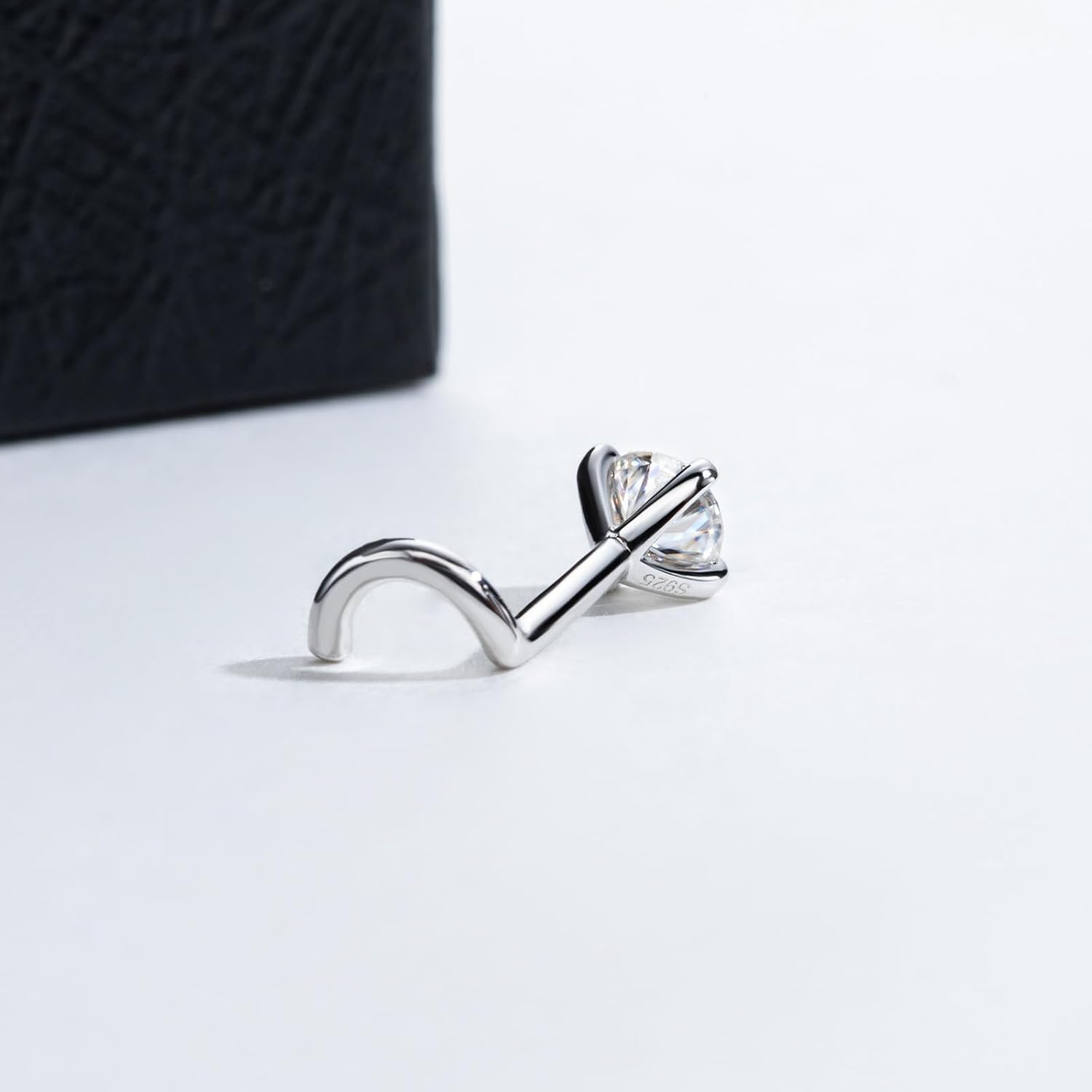 Moissanite Nose Stud 20g 1.0mm 925 Sterling Silver Moissanite Nose Ring Piercing Real Hypoallergenic Jewelry Nose Stud Gift for Women and Men
