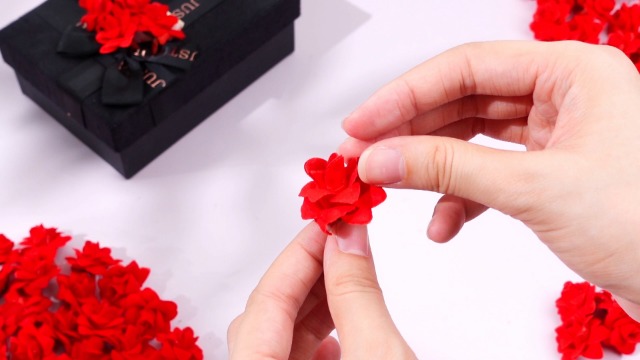 Amazon.com: Yunsailing 120 Pcs Wedding Artificial Red Roses Head