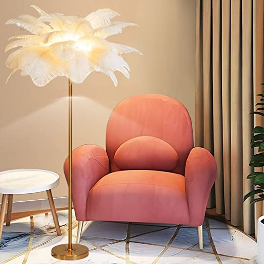 Lámpara de pie moderna La Plume ideal para iluminar y decorar el salón de tu hogar