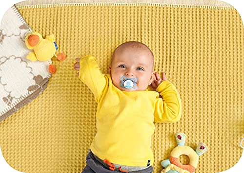Image of MAM Original Day & Night Baby Pacifier, Nipple Shape Helps Promote Healthy Oral Development, Glows in The Dark, 0-6 Months, Unisex Baby. 2 Count
