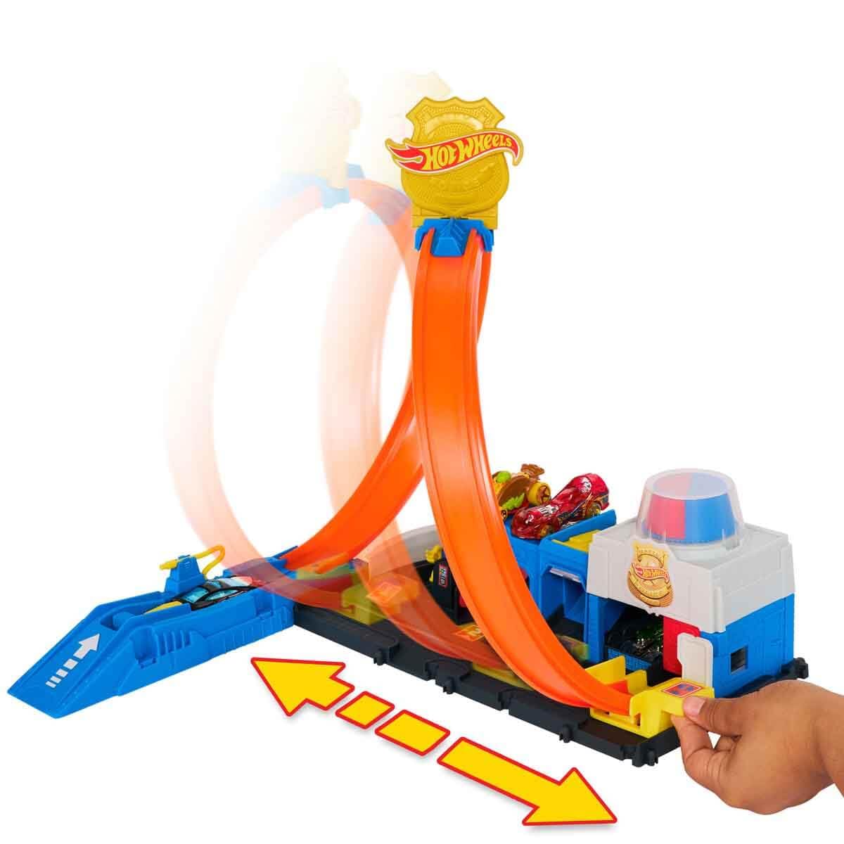 Hot Wheels City - Super Stazione di Polizia, playset regolabile con 4 corsie della pista regolabile per loop e acrobazie, macchinina inclusa, giocattolo per bambini, 4+ anni, JBM71