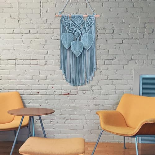 Habiller un mur vide avec ce macramé mural bleu feuilles texturé