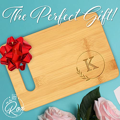 Tabla de cortar personalizada monogramada pequeña de bambú 9x6 miniatura 3